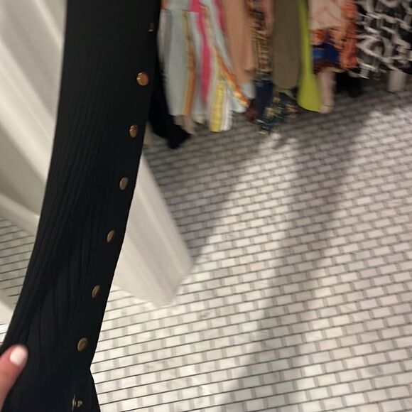 Lulus long sleeve black ribbed dress with gold button details, sz Small, new - Picture 3 of 3